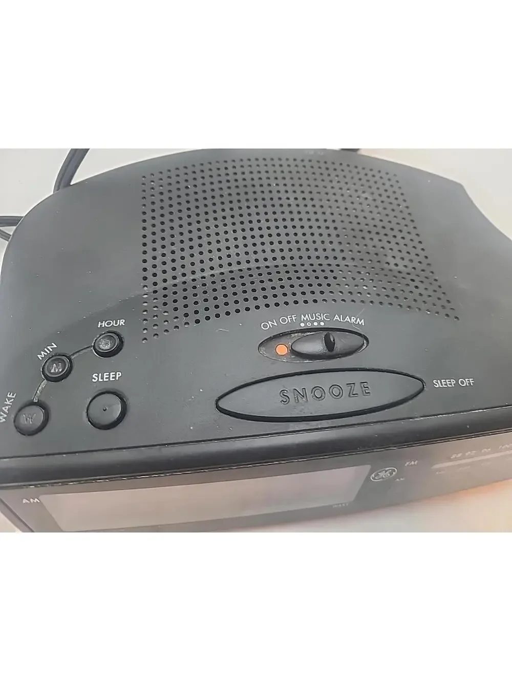 GE Vintage Retro AM/FM Alarm Clock Radio Digital Model 7-4815A Tested And Works